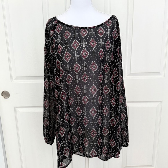 Maurices Tops - Maurices Tunic Top Womens L Black Burgundy Cross Medallion Sheer Strappy Back